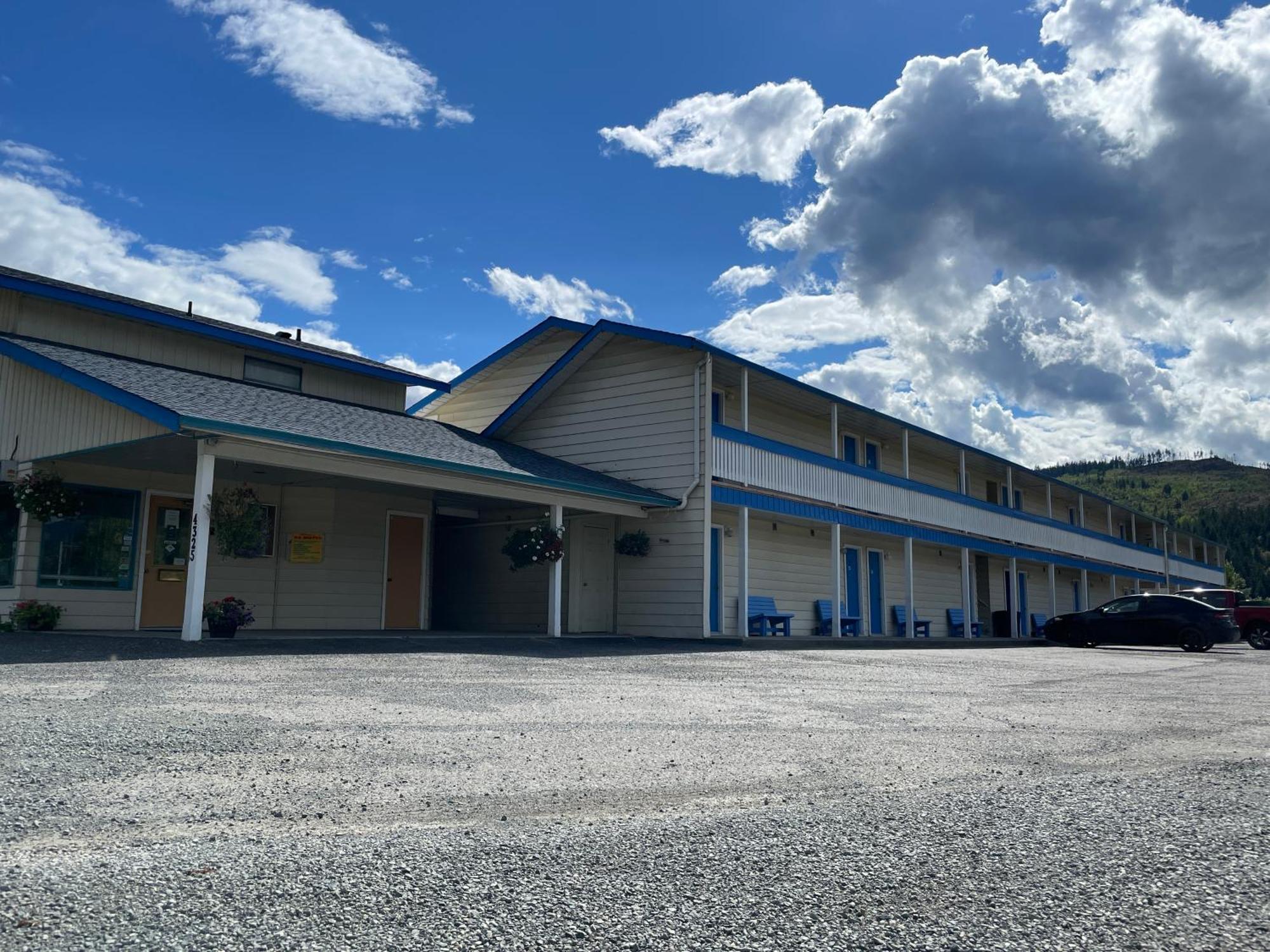 Y-5 Motel Barrière Extérieur photo